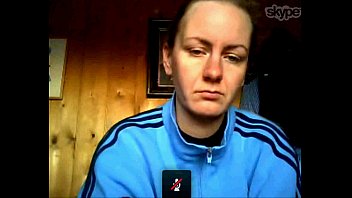 Viki 30 years old MILF fun at Skype