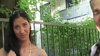 Brunete in threesome