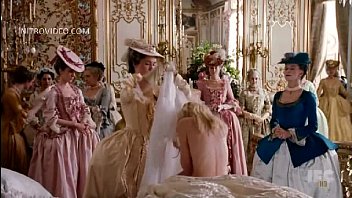 Celeb Kirsten Dunst finally naked