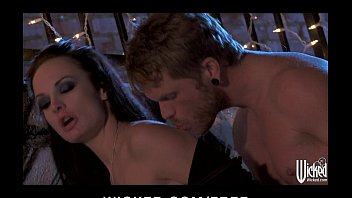 Sex starved brunette Alektra Blue has rough-sex in a back alley