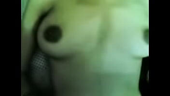 Shaved amateur chick sex