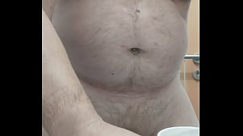 VID 418 Ma masturbez si imi beau pisatul si sperma intr-o baie publica (6min)