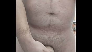 VID 418 Ma masturbez si imi beau pisatul si sperma intr-o baie publica (6min)