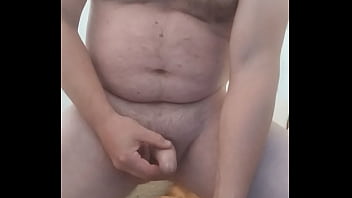 VID 409 Ma masturbez , imi beau sperma si pisatul si imi penetrez fundul (10min)