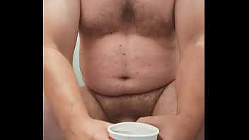 VID 350 Ma masturbez,imi beau pisatul si imi bag degetul in fund (8min)