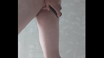 VID 304 Masturbare penetrare anala baut pisat (6min)