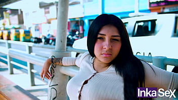 Joven petite de 18 añ_os de vagina rosada es follada por verga negra por salir de fiesta