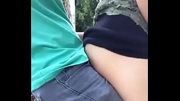 Hola felis sabado andamos en la presa curandonos la pueda de anoche pero un amigo que no fue ala fiesta y no tiene NOVIA me pidio alluda y lo estoy alludando