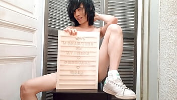 Vid&eacute_o de v&eacute_rification - Jon Arteen - Minet gay nu en chaussettes blanches et baskets Adidas Stan Smith