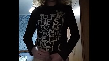 E'_ sto scopando, ho due genitori bastardi che vogliono fottermi. Per favore siete capaci di darmi una mano per metterli  fuori fase. Poi per il resto amo la vita vera. Finito sto stap ci divertiremo in tutta libert&agrave_.