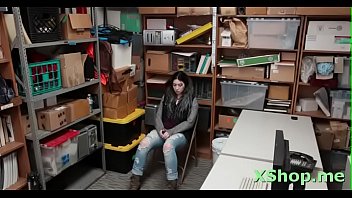 Slender Amilia Onyx bouncing on wang