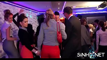 Divine club partying