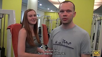 HUNT4K. Pobre chico deja que su novia Linda Sweet se folle a un extra&ntilde_o por dinero