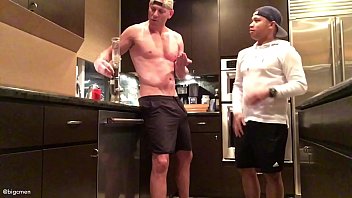 Big C Takes A Break From Packing To Swap Head &_ Blow Loads With A Cute Boy From Hawaii