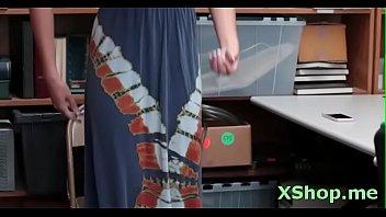 Slender bimbo Avi Love banged doggystyle