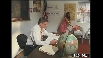 Stupefying brunette sweetie Jade deepthroats a big fang