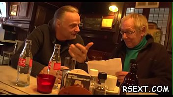 Dark chocolate hooker gives white dude a steaming oral-stimulation