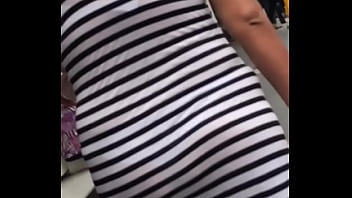 transparencia de tanga cachetero de madura milf