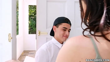 step Mom fucks daughter&rsquo_s BF