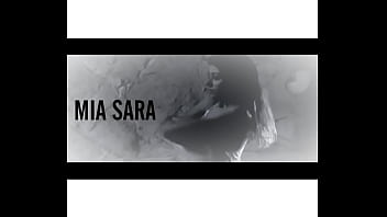 Mia Sara being seduced.