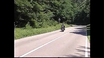 Outdoor bitch screwed by a biker