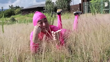 HOT PINK PUSSY GETS NUTTED ON