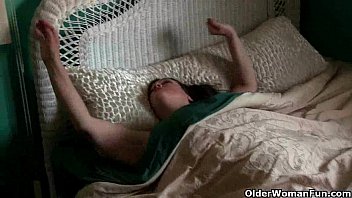 '_s big tits and willing pussy need attention