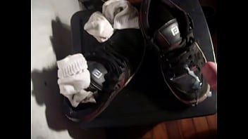 Master Guilherme gozando no t&ecirc_nis zuado