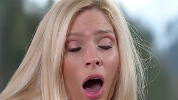 Sexy Ski Babe Candee Licious Enjoys DP Fucking On Vacation GP2981