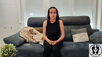 NEW AMATEUR MODEL 18YO LEYLA KIXX INTERVIEW CASTING FREE