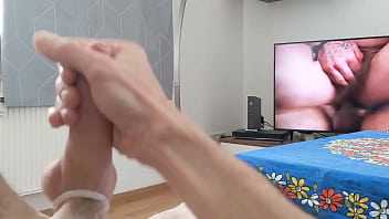 Watching Gay-porn Cumshot! 2