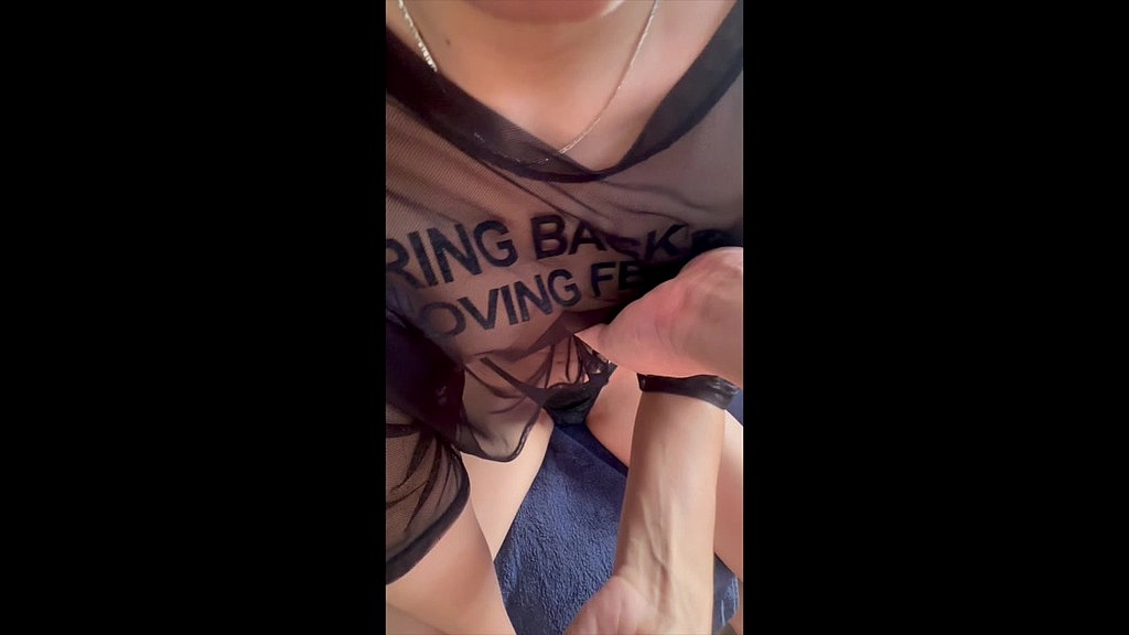 hermanastra caliente recibe buena cogida.