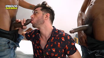 Os negõ_es foderam o rabo do puto safado (Pré_via)