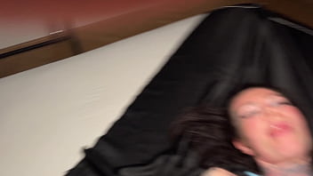 NAUGHTY BITCH GETS DESTROYED BY A MUSCULAR GUY WITH BIG COCK