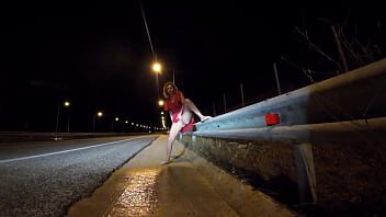 1000 km trip with Julia North and all her Pissings and Suqirtings