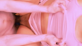 La hijastrastrastra era una chica muy coqueta que siempre se mov&iacute_a de manera provocativa, lo que lo hac&iacute_a desearla m&aacute_s y m&aacute_s cada d&iacute_a.