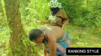 A strange love making while taking pictures