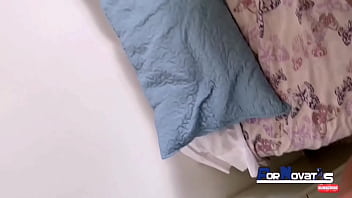 PORNOVATAS - Joven Latina cabalga como loca con el pollon de nuestro amigo Victor Bloom de vacaciones en Barcelona