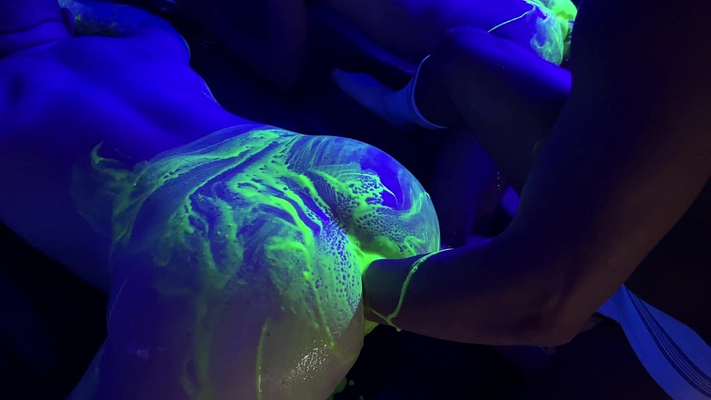 bretttyler - update #9 - brett tylerxxx_group-fisting-with-uv-lube-part-2 - jun 14, 2023