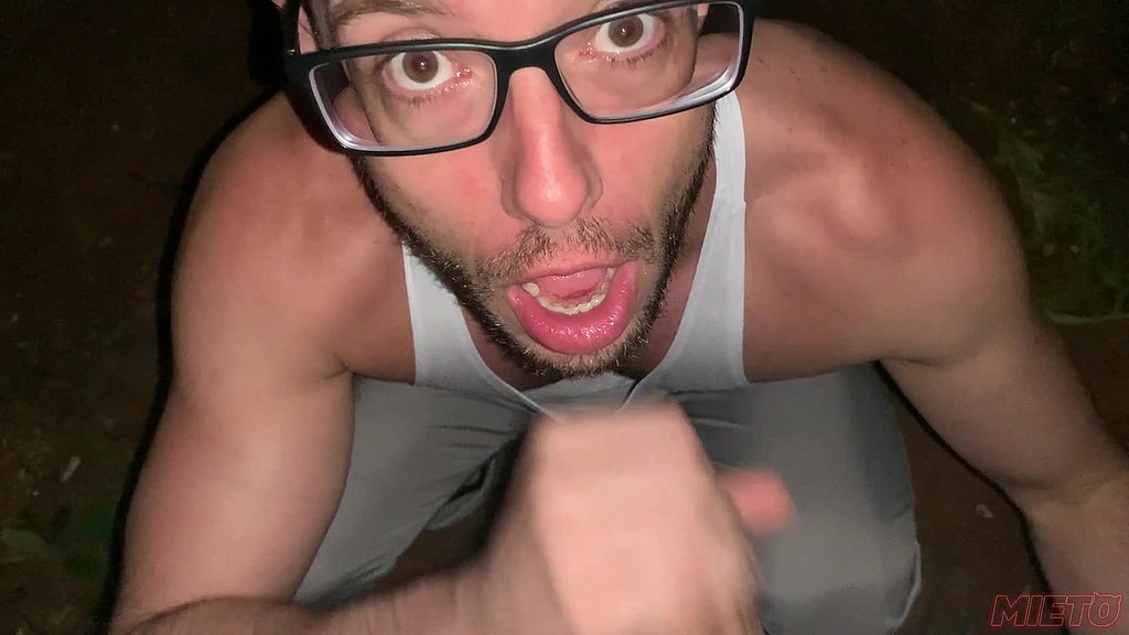 chupando um universitario na rua - xvideos red