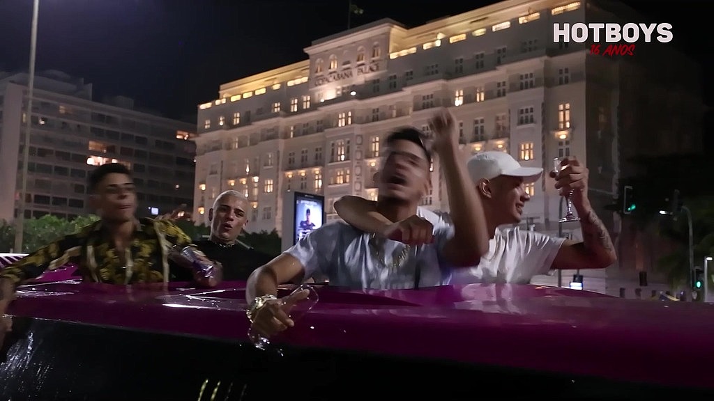 suruba com novinhos na limousine - anivers&aacute;rio hotboys