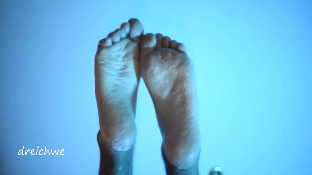 worship of feet with cream