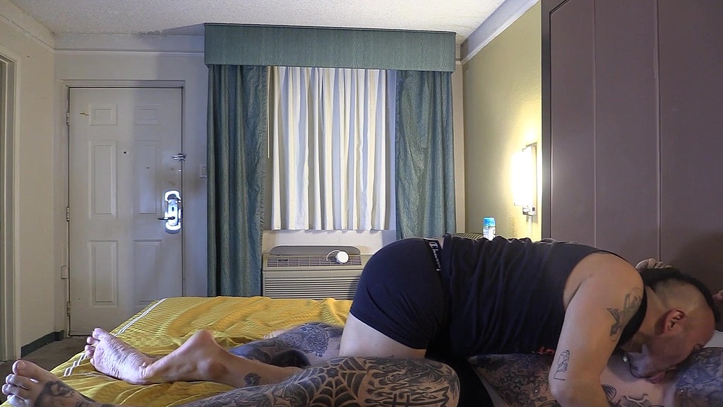 update #63 (may 29, 2022) the mexican raw with ismamar! this handsome mexican gentleman contacted me on grindr and said he wan