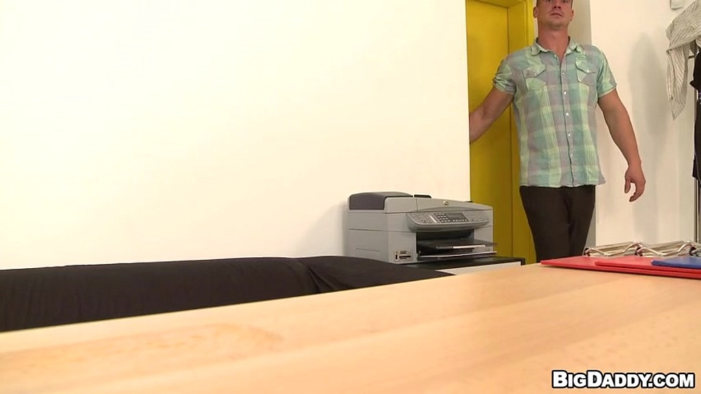 muscle guy comes in for raw casting