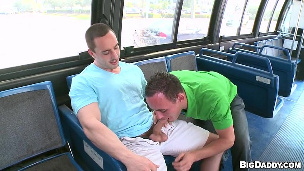 straight guy get s turned out