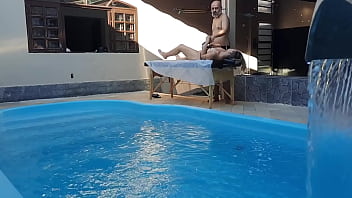 Massage in the pool. The therapist couldn'_t hold back and made her cum in his mouth.