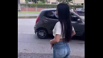 Qué_ rica esta Flaca Nalgona yo solo querí_a grabarla y hablar  y ella só_lita me ofreció_ la cola para que me la Coja - 18 girl