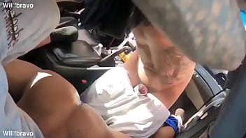 Meu amigo parou o carro no acostamento na a Av. Brasil pra gente fuder no meio da estrada dentro do carro