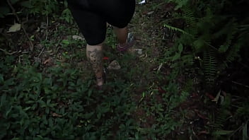 mamada en publico en una carretera chica mama verga a un desconocido