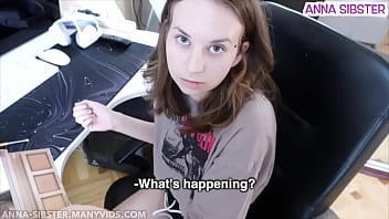 Zjistil jsem, že sousedka v bytě miluje dominanci, rozhodl jsem se to zkusit.